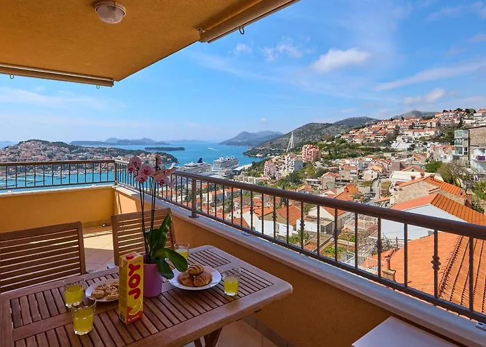 Polina\'S Sunset Apartment