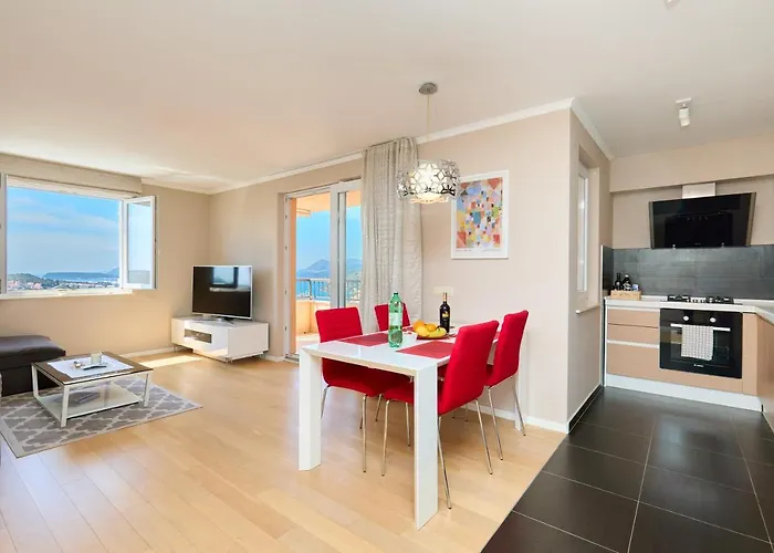 Polina\'S Sunset Apartment