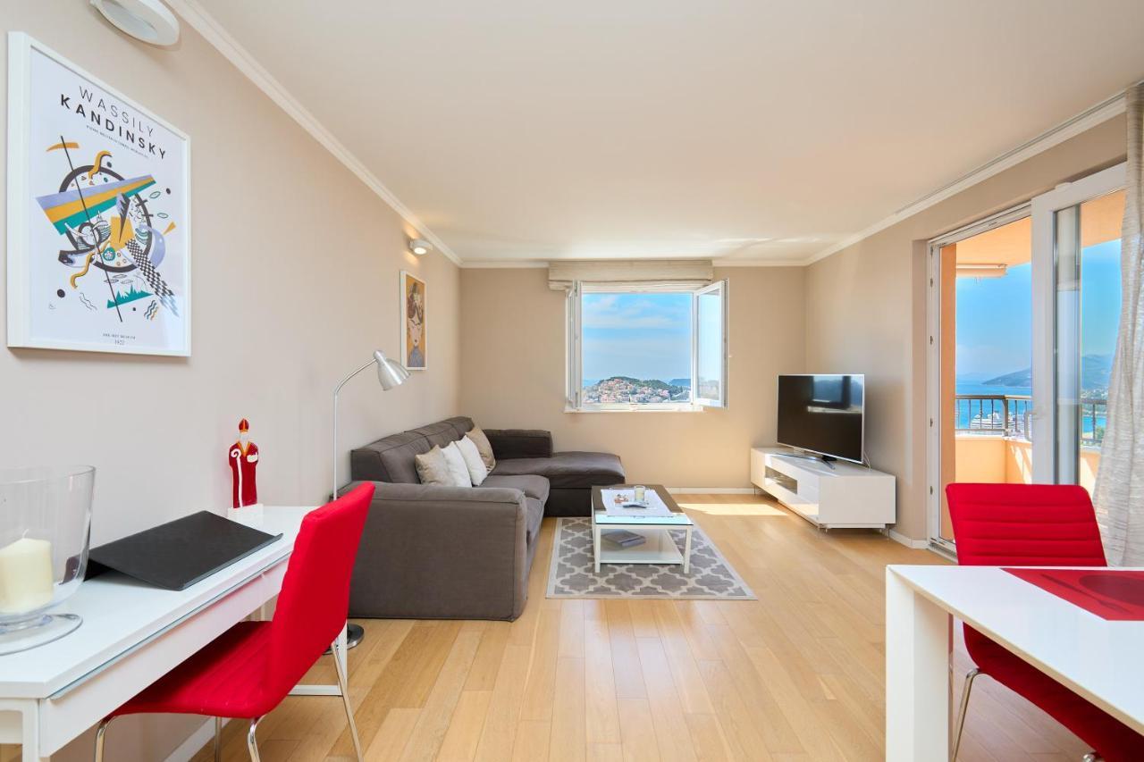 Polina's Sunset Apartment *
